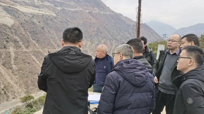 公司到金陽縣德谷溝特大橋及道路連接線工程現(xiàn)場調(diào)研指導(dǎo)